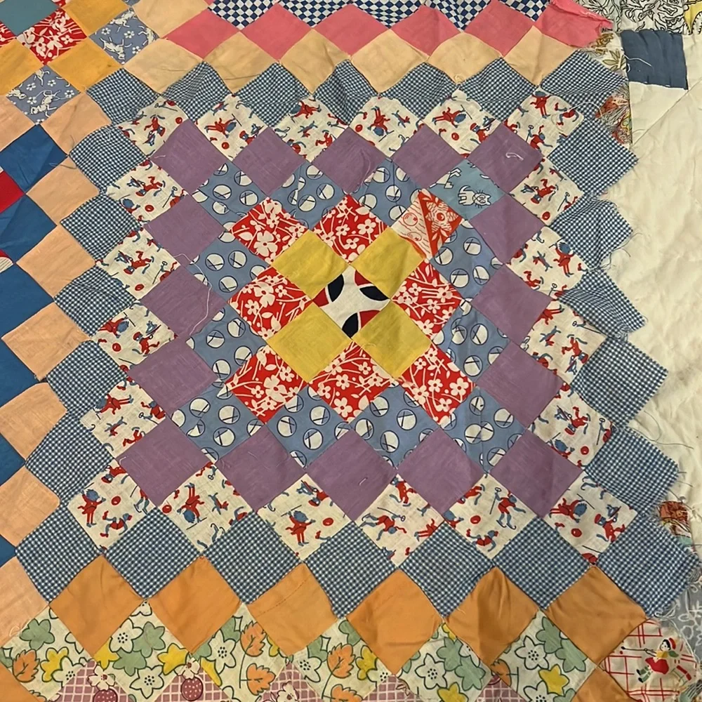 Gorgeous small square quilt topper vintage hand sewn 38” x 52”